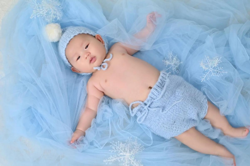 贵港满月宝宝放屁臭 贵港满月宝宝放屁臭